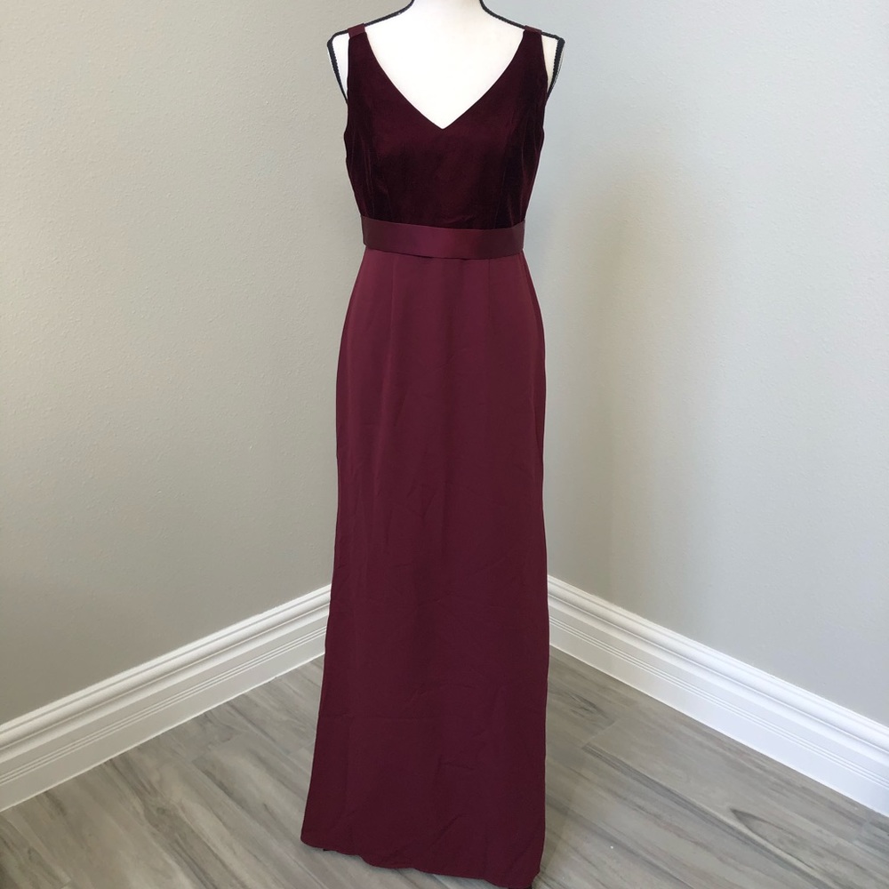 Vera Wang crepe and velvet dress w/open back, wine